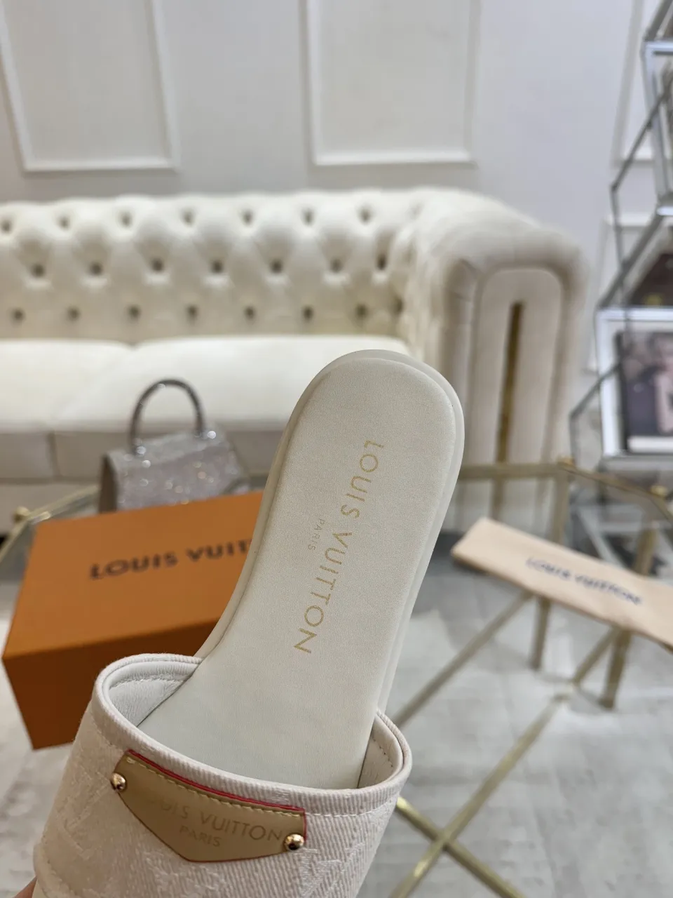 👟👟Ex-factory price 340👟👟 Genuine leather sole +40 Lv denim jacquard slippers, ex-factory price 70-43 Leather sole +40